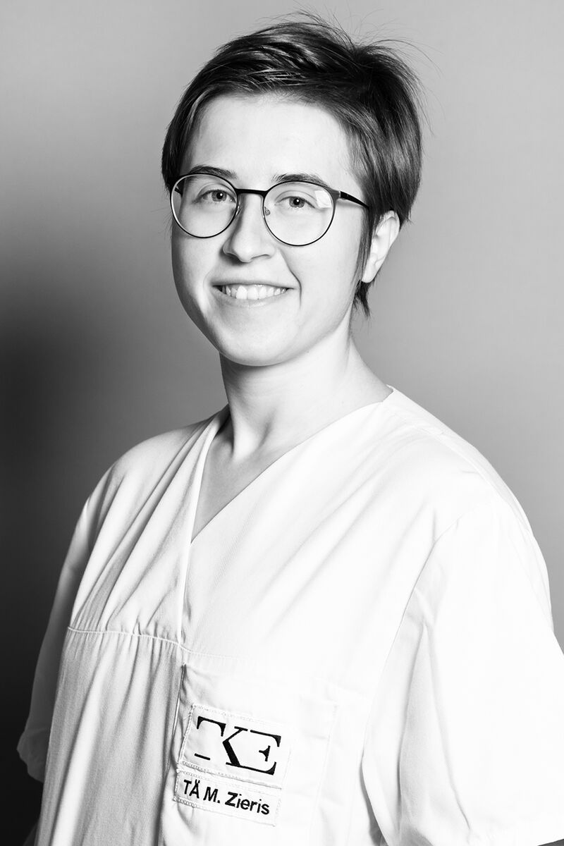 Tierärztin<br>Miriam Zieris